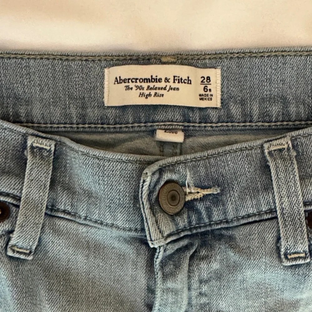 Abercrombie & Fitch high rise 90s relaxed jeans - Picture 11 of 12